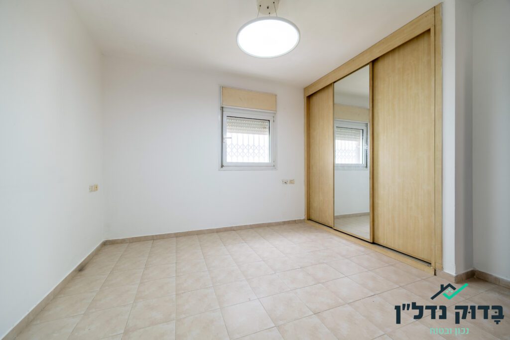 9 חדר